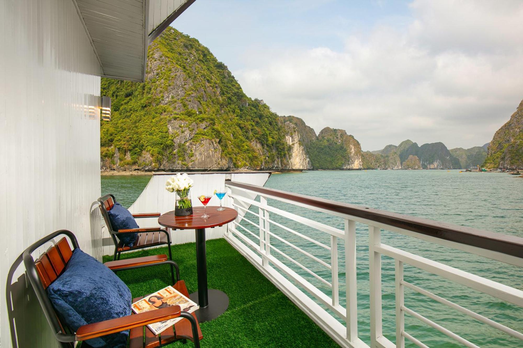 Fantasea Imperial Cruise Hotel Ha Long Luaran gambar