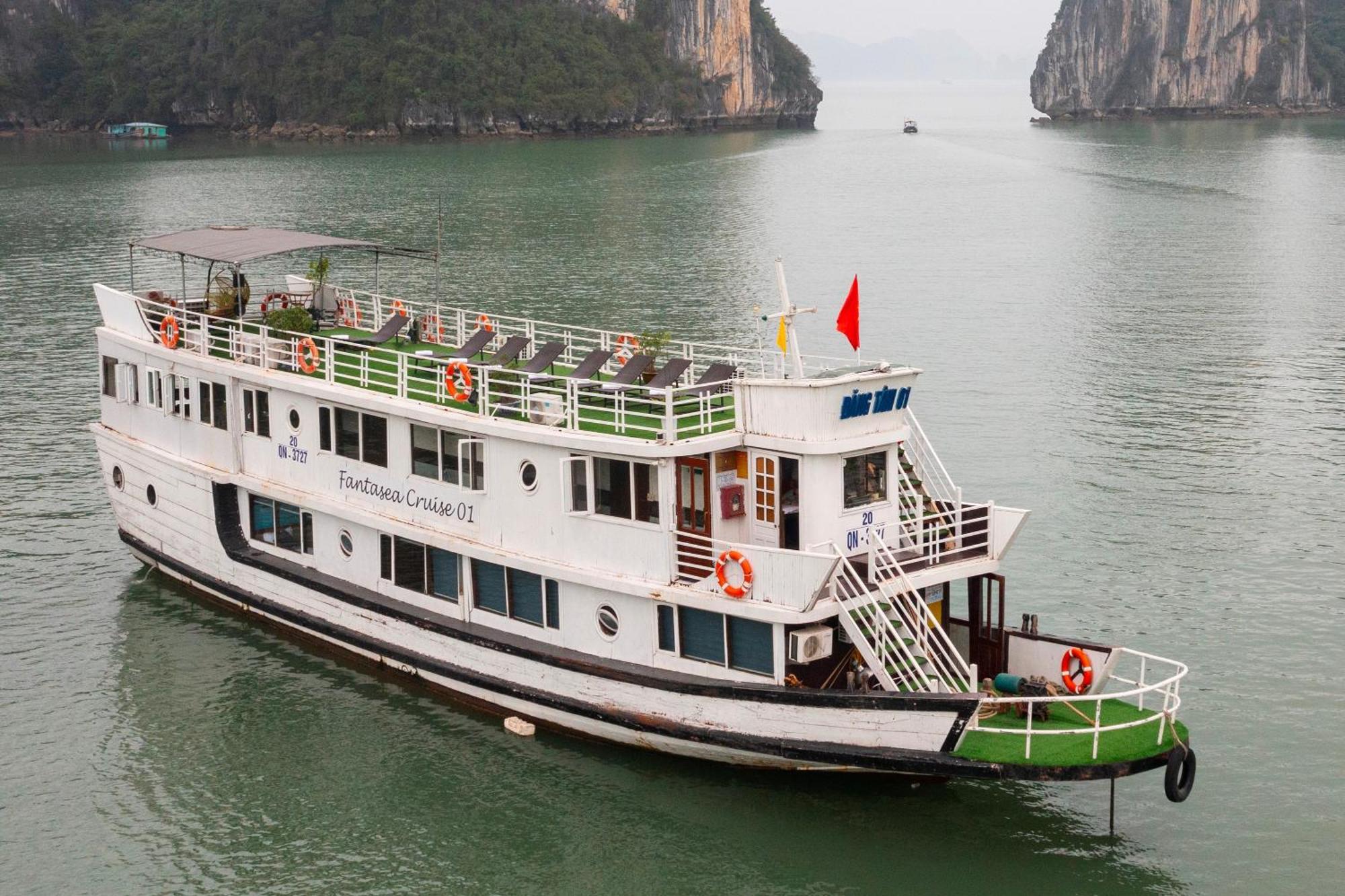 Fantasea Imperial Cruise Hotel Ha Long Luaran gambar